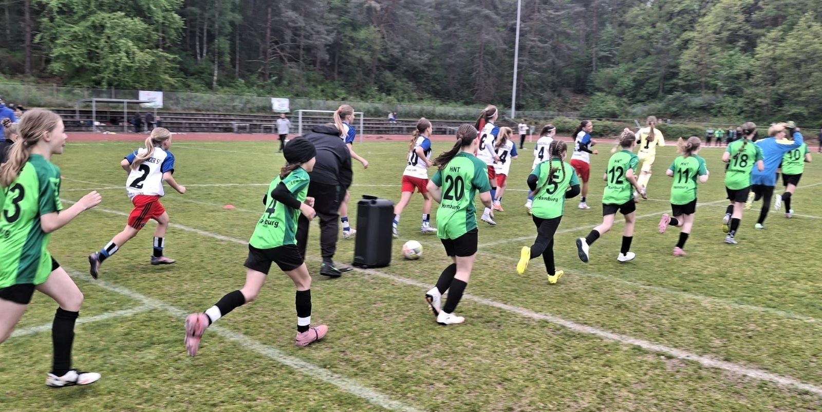 D-Juniorinnen unterliegen dem HSV: HNT-Mädchen schnuppern an Pokal-Sensation
