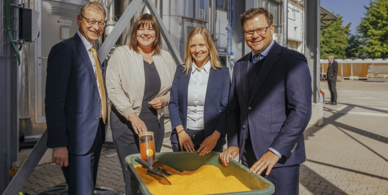 Natürlicher Plastik-Ersatz: Traceles eröffnet Produktions-Anlage am Großmoorbogen