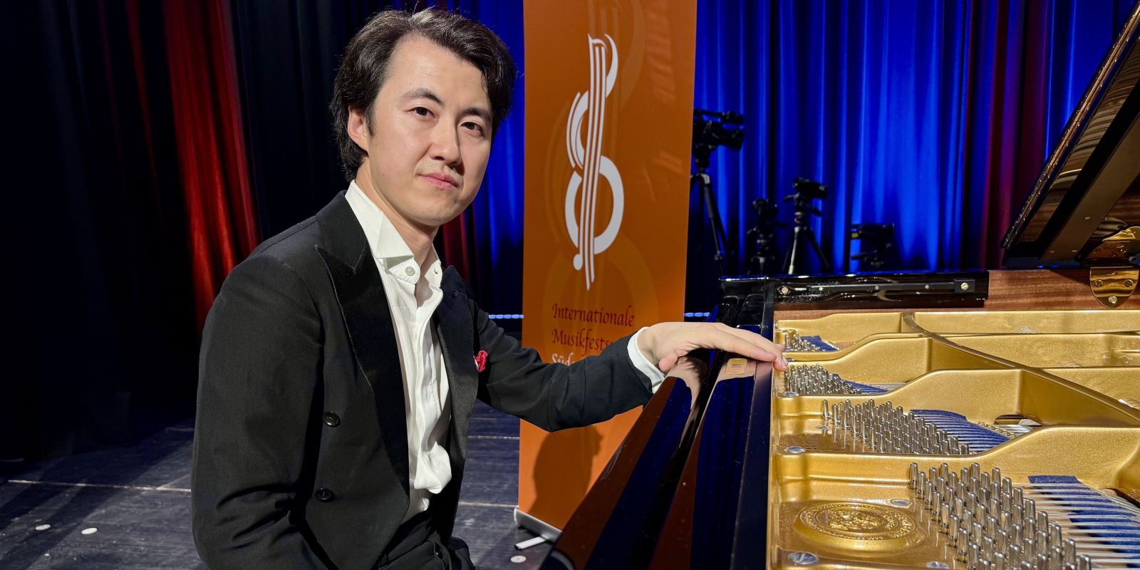 Sparkasse Harburg-Buxtehude präsentiert Meisterkonzert mit Starpianist Haiou Zhang