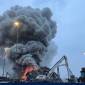 Großbrand im Harburger Hafen: Schrott auf 600 Quadratmetern in Flammen