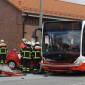 Unfall mit Linienbus auf der Cuxe: Autofahrerin lebensgefährlich verletzt