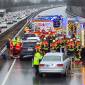Acht Verletzte bei Verkehrsunfall auf der A1 bei Meckelfeld