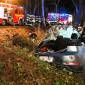 Mit dem Auto frontal gegen Baum gefahren: Schwerer Verkehrsunfall an Heiligabend
