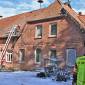 Großeinsatz der Feuerwehr in Marxen: Fahrzeugbrand greift auf Bauernhaus über