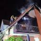 Blitzschlag löst Feuer in Wohnhaus am Harmsweg in Maschen aus