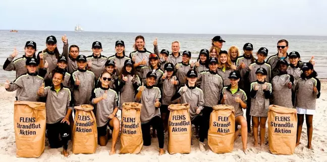 Geschafft: Die Strandreinigung in Scharbeutz war ein voller Erfolg. Foto: VTH