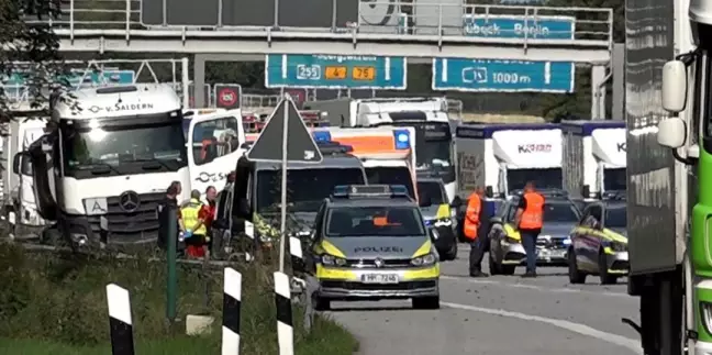Die Unglücksstelle auf der A1 kurz vor der Raststätte Stillhorn. Foto: Lenthe-Medien