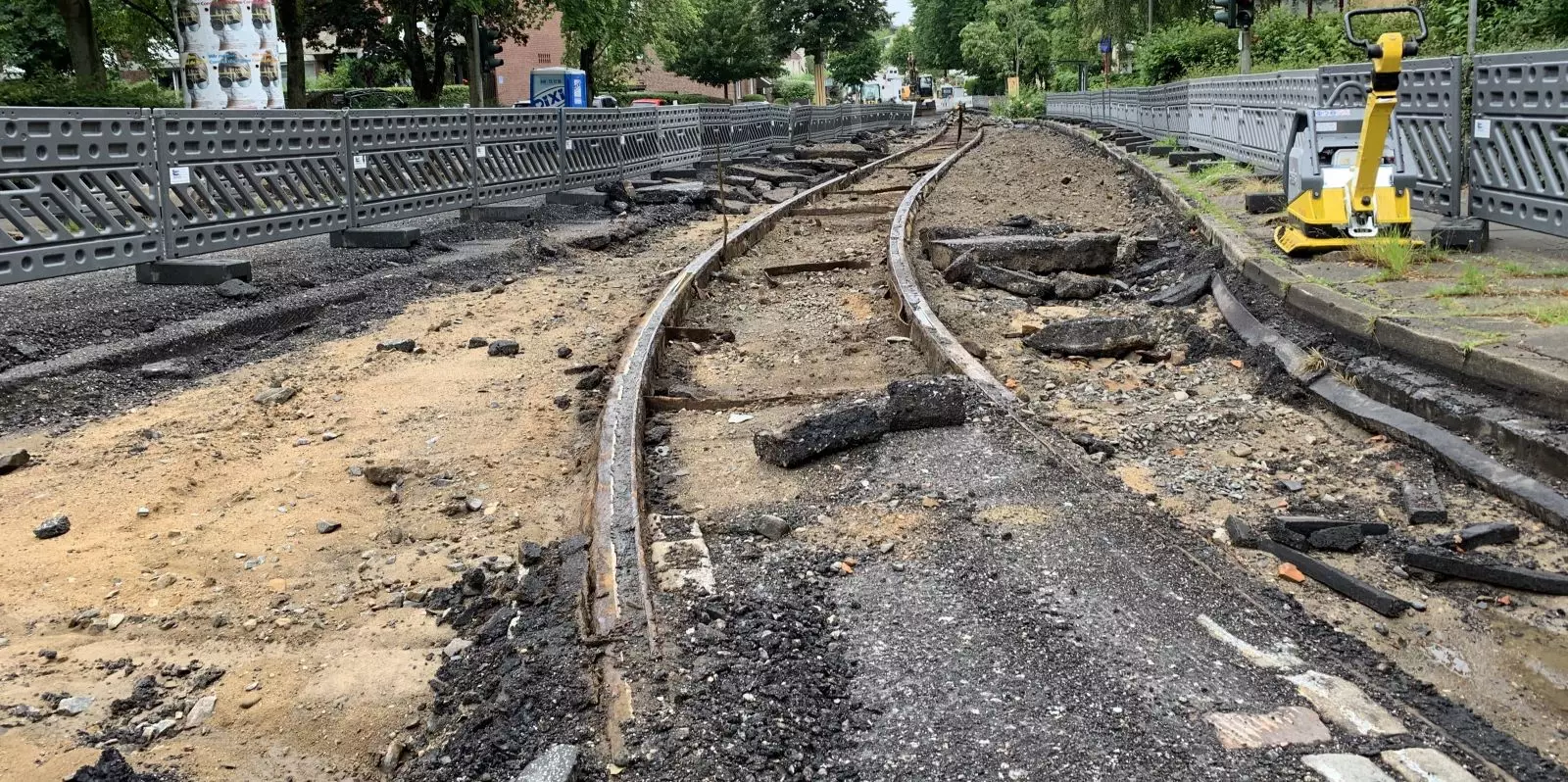 i Bauarbeiten 2020 kamen in der Jägerstraße die Schienen zum Vorschein.