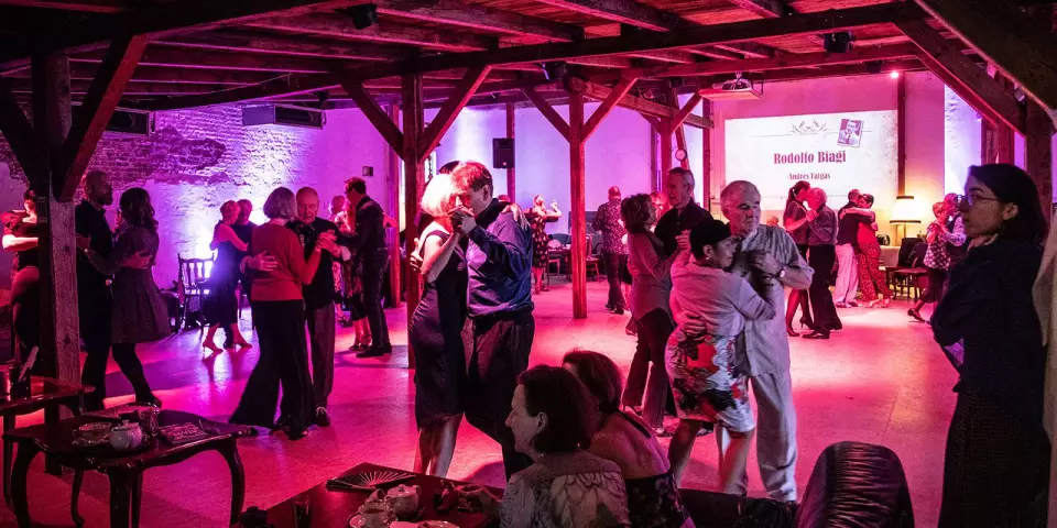 Am Krummholzberg gibt es Tango unter dem Dach. Foto: zv