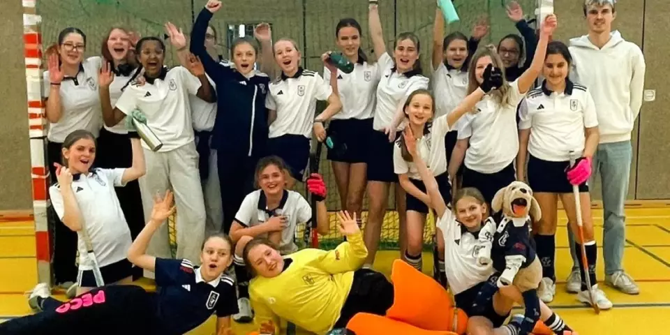 Die weibliche u12 erkämpft sich als Gruppenerster mit 23 Punkten einen Platz in der Zwischenrunde, die am 23. Februar ausgetragen wird