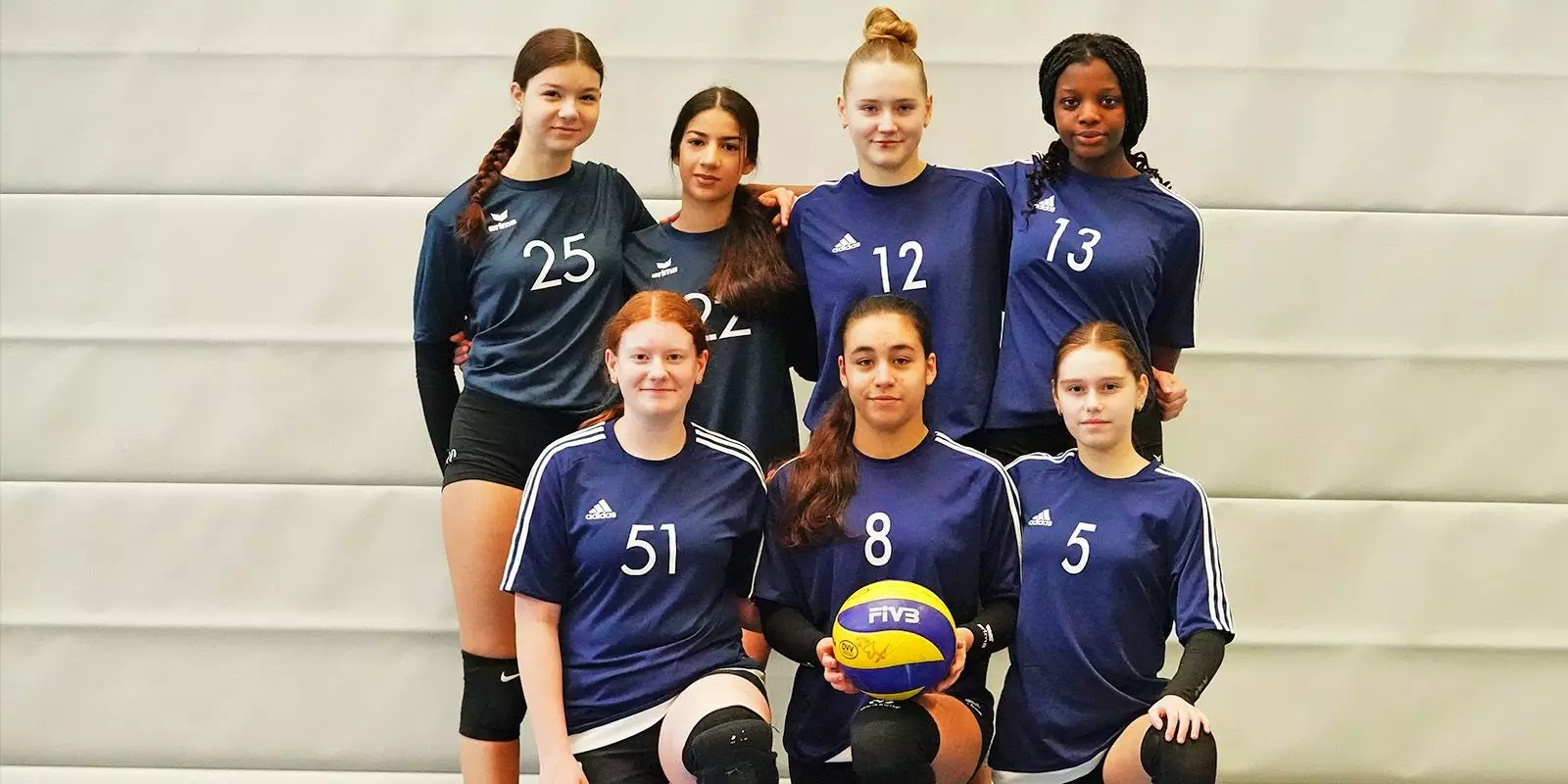 Die Volleyball-Mädchen der Stadtteilschule Fischbek-Falkenberg. Foto: Privat