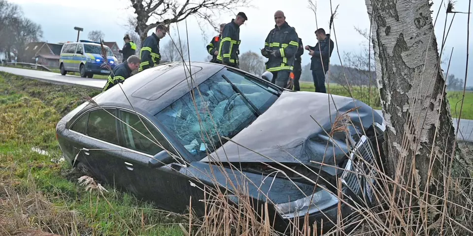 Der verunfallte Audi. Foto: Lenthe-Medien