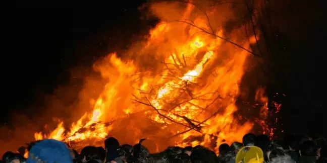 Traditionell brannten im Landkreis Harburg zu Ostern wieder zahlreiche Osterfeuer.