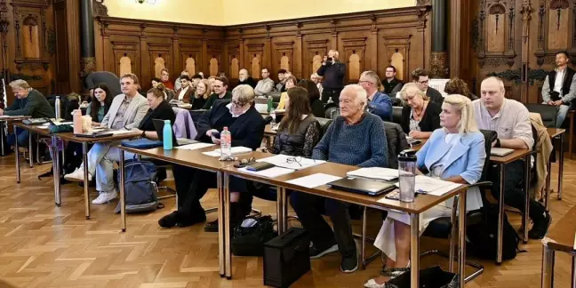 Ein Blick in die Bezirksversammlung am Dienstag. Foto: Lenthe-Medien