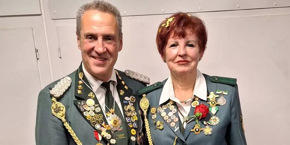 Die Noch-Majestäten im Schützenverein Hausbruch: König Michael John und Königin Eva Fischer. Foto: SV Hausbruch