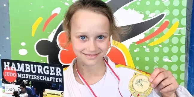 Die erst 9 jährige Jenna Geerdts holte sich souverän den Hamburger Meistertitel in der U11. Foto: pr