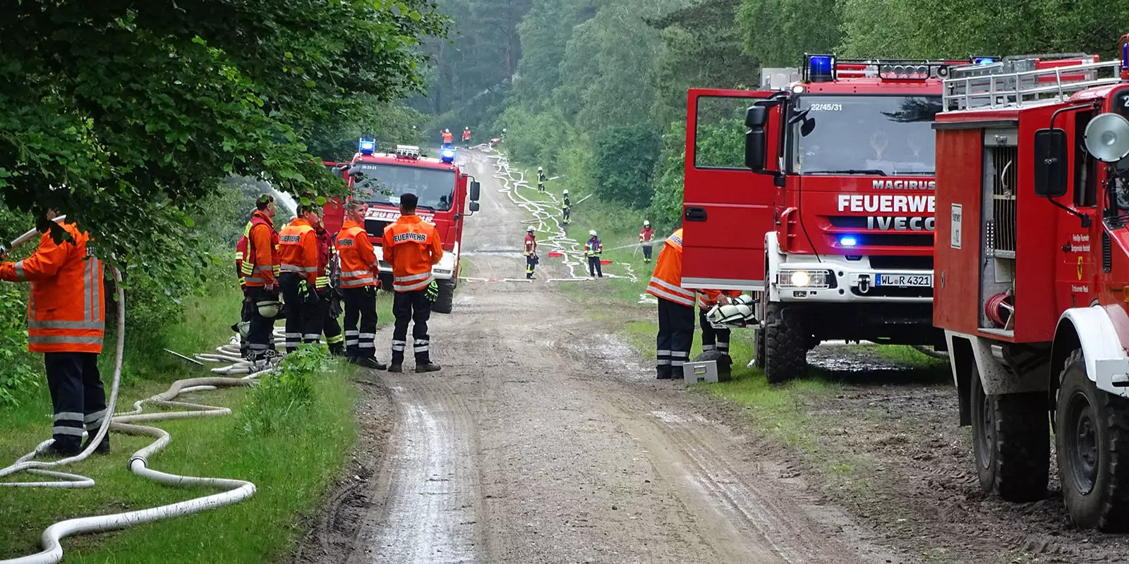 3000 Meter Schlauchleitung wurden bei der Übung gelegt. Foto: Jürgen Meyer-Albers
