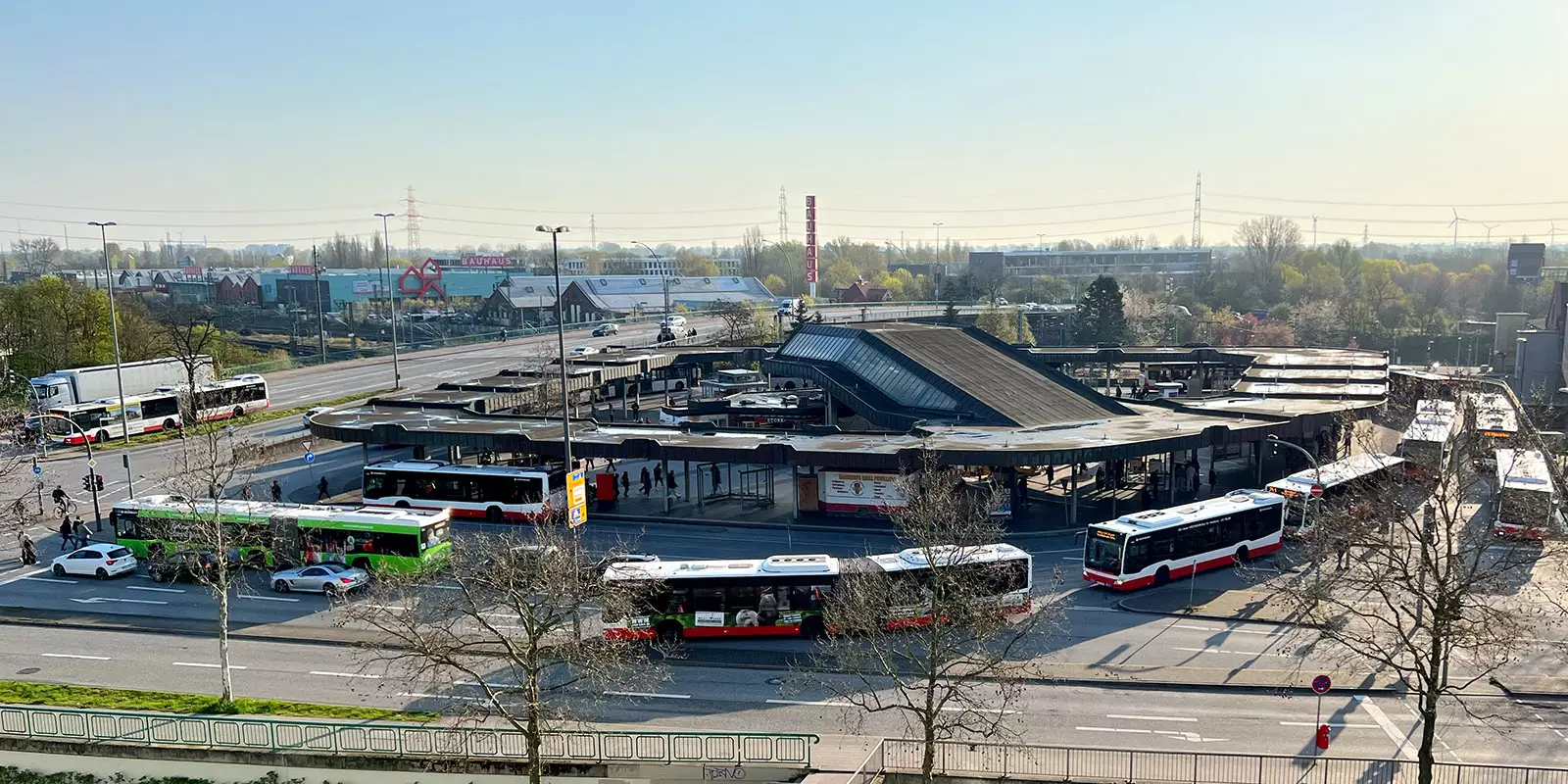 Der S-Bahnhof Harburg mit dem ZOB. Foto: zv