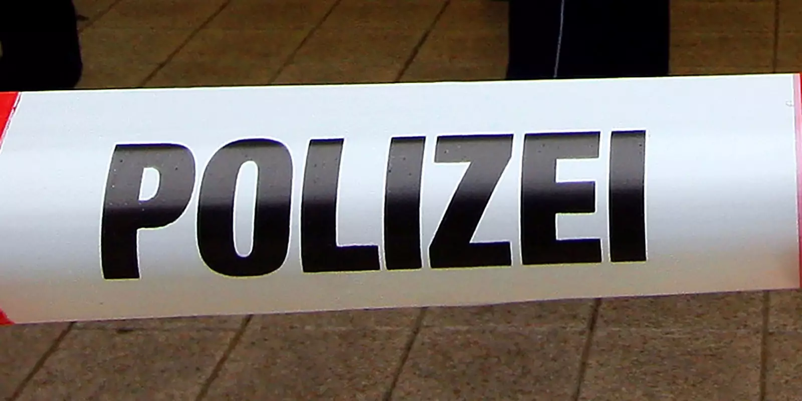 Mieser Diebstahl in Meckelfeld: Pärchen bestiehlt 87-jährige Seniorin