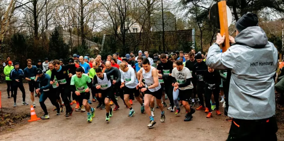 Der Start der Langstrecke über 10,8 Kilometer. Foto: HNT