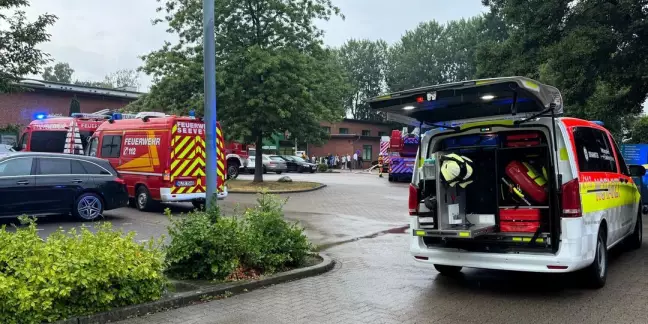 Fettbrand in Restaurant-Küche: Einsatz für die Feuerwehr am Hellbachhaus in Meckelfeld. Foto: Lenthe-Medien/Müller