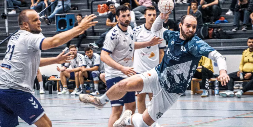 SGH-Spieler Max Ohlig beim Abschluss. Foto: SGH