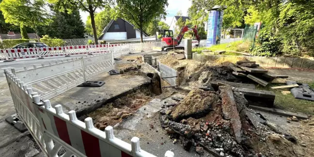 Wegen Leitungsarbeiten ist der Schafshagenberg derzeit voll gesperrt. Foto: Christian Bittcher