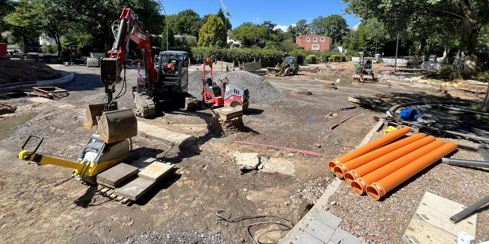 Dort ist die komplette Kreuzung derzeit eine einzige große Baustelle 