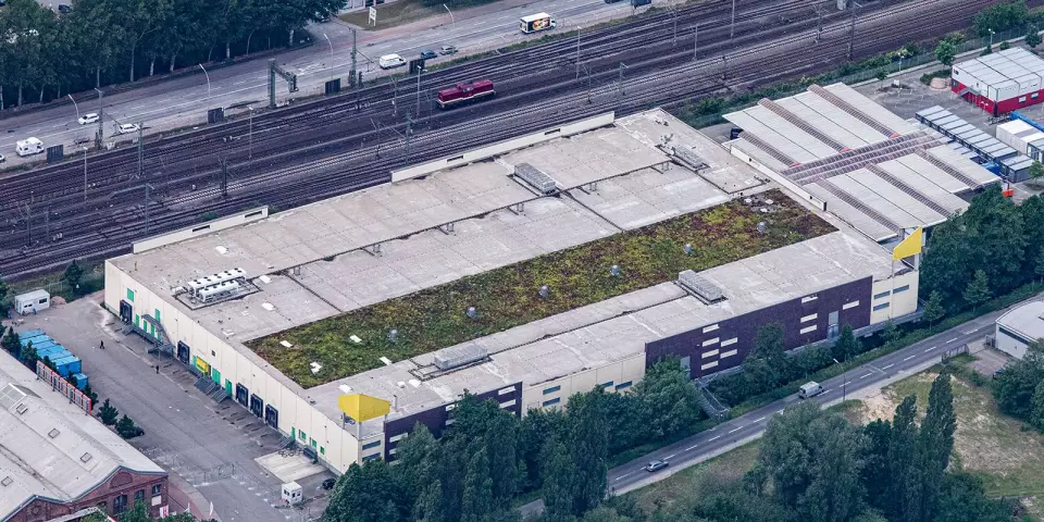 Der ehemalige Großmarkt, der jetzt Flüchtlingsunterkunft ist. Foto: zv