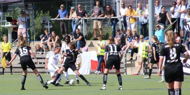 Erfolgreicher Mädchen-Fußball auf der Jahnhöhe hat eine lange Tradition. Foto: Christian Bittcher