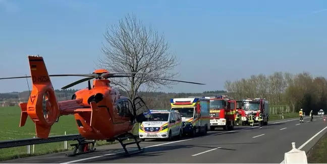 Auf der A261 musste Mittwoch der Rettungshubschrauber landen. Foto: Feuerwehr