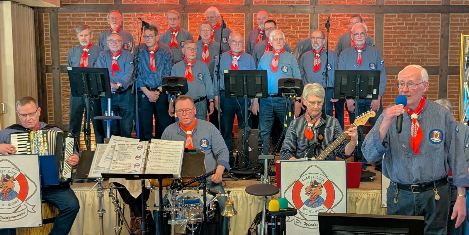 34. Neu Wulmstorfer Shanty-Singen mit dem Chor “De Windjammers". Foto: pr