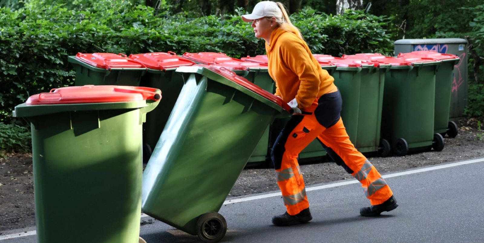 Wegen des Feiertags am 1. Mai kommt die Müllabfuhr einen Tag früher als üblich. Foto: SRH