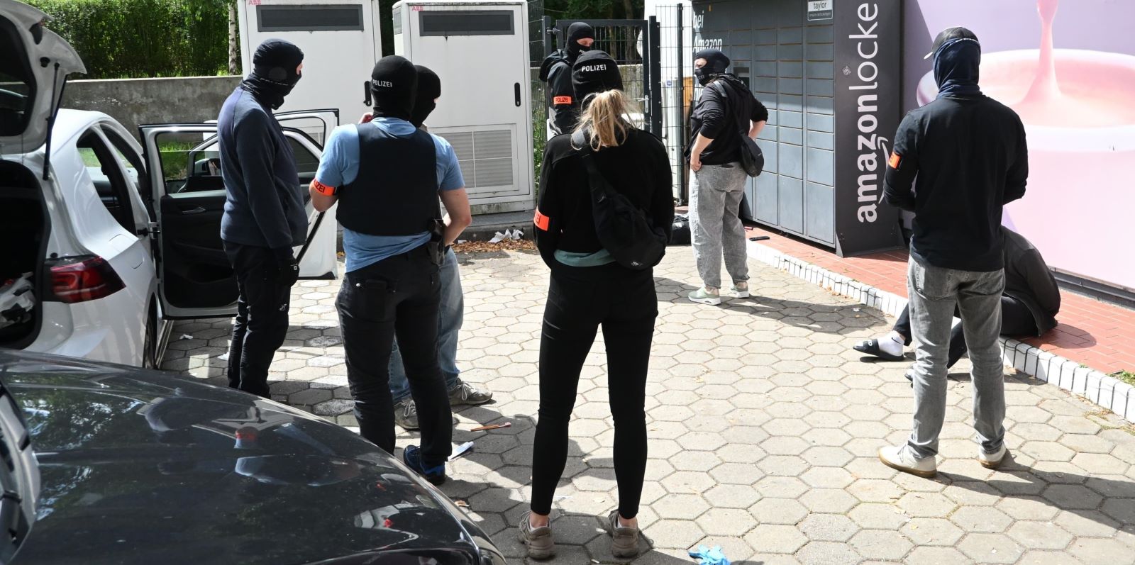 spektakulärer Polizeieinsatz auf dem Gelände einer Tankstelle in der Bremer Straße abgespielt. Foto:  Lenthe-Medien/Apelt