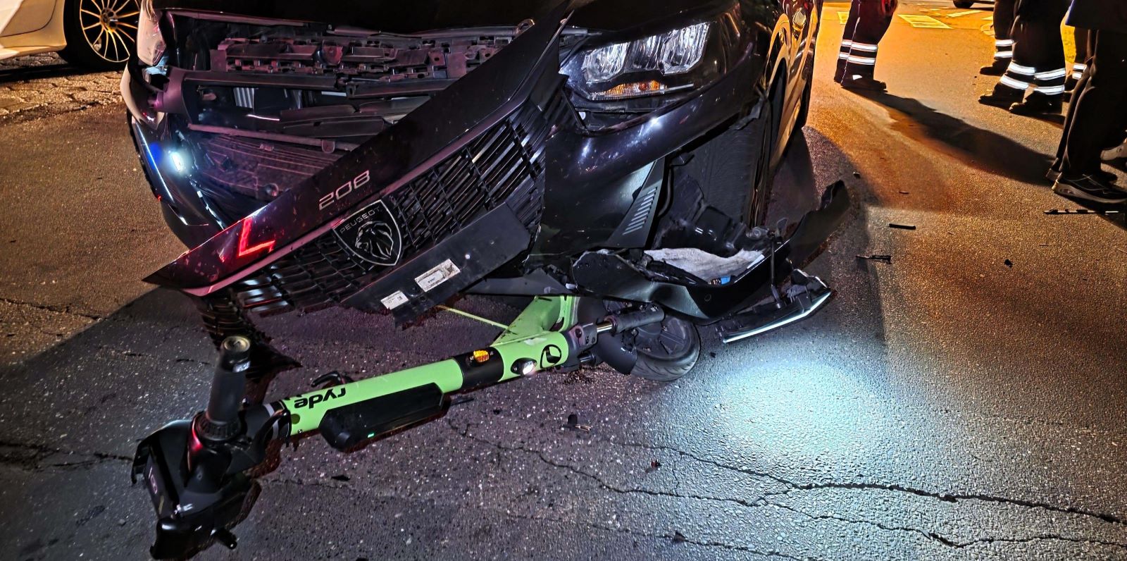 Ein 17-Jähriger wurde bei dem Unfall mit dem E-Scooter schwer verletzt. Foto: Lenthe-Medien 
