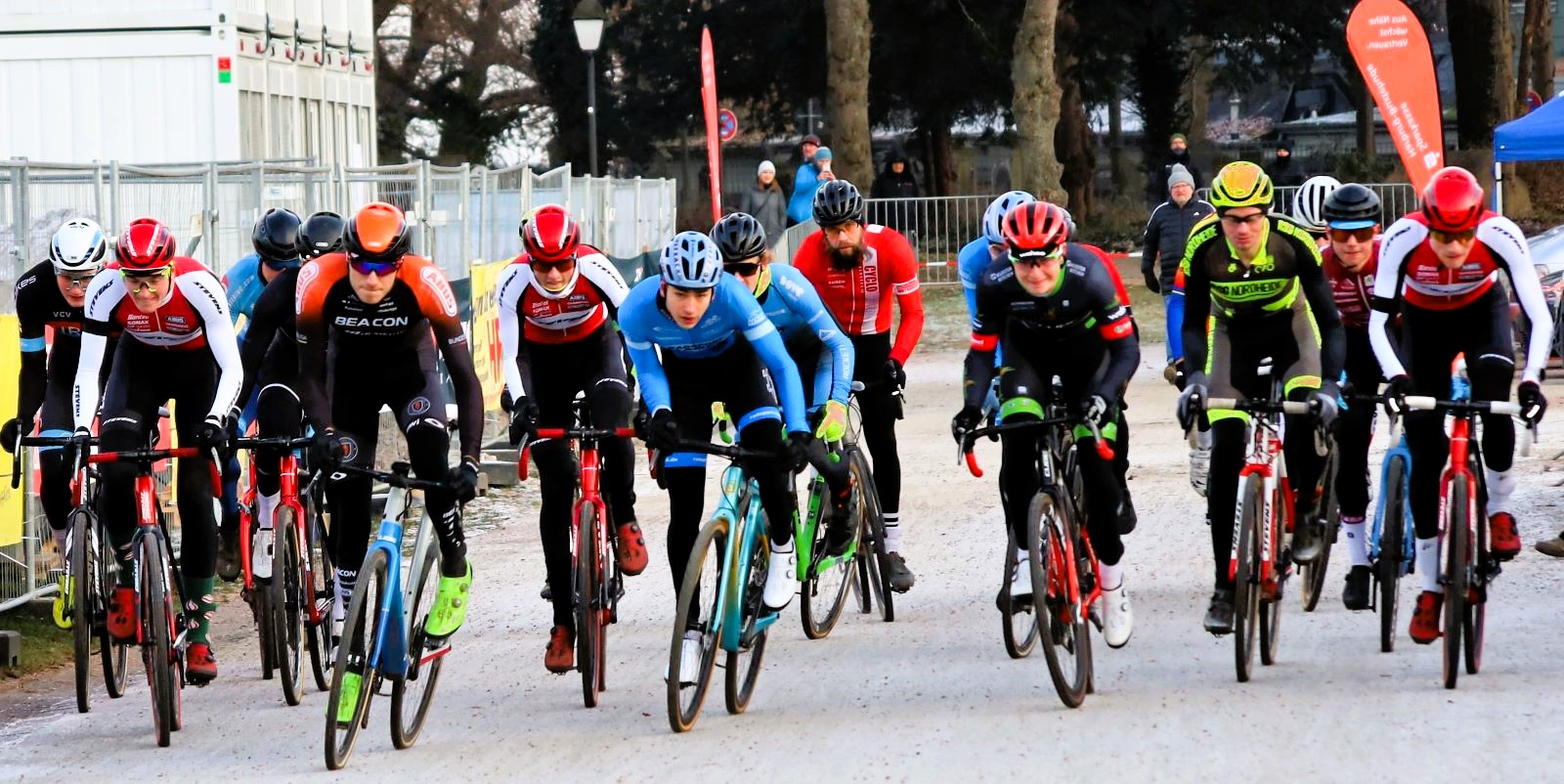 Ab geht die Post: Der Start der Eliteklasse auf dem Schwarzenberg vor einem Jahr. Foto: Christian Bittcher
