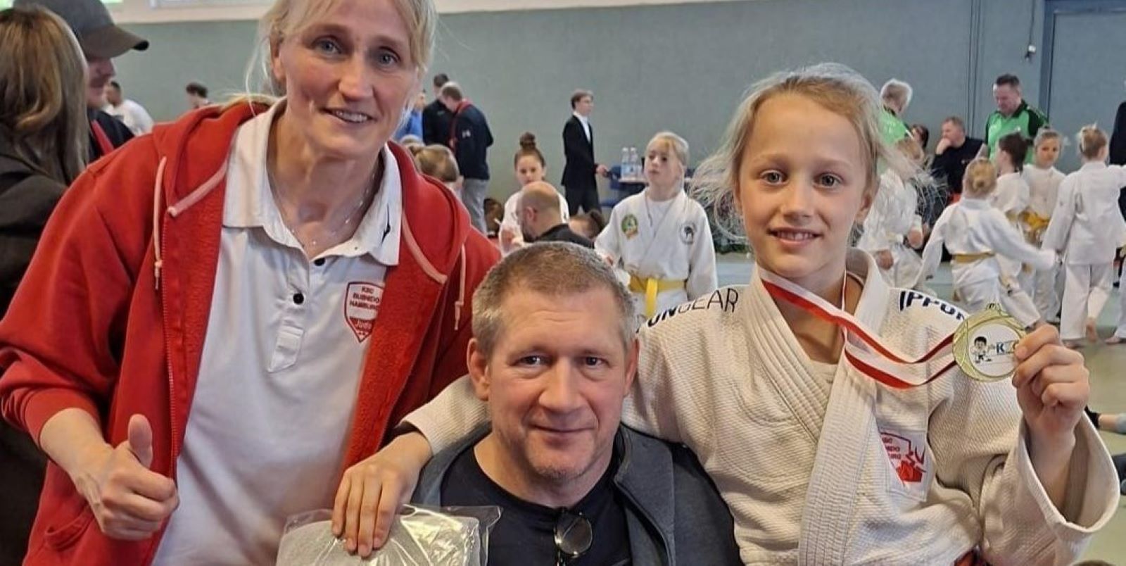 Angereist war die Eißendorferin mit ihren Eltern, Raimund und Bianca Geerdts, die sich sehr über den Erfolg freuten. Foto: pr