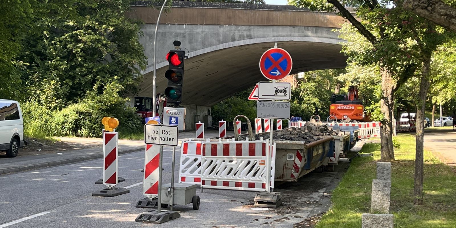 Ab Mittwoch herrscht hier wieder freie Fahrt: Die Arbeiten am Marmstorfer Weg sind abgeschlossen. Foto: Christian Bittcher