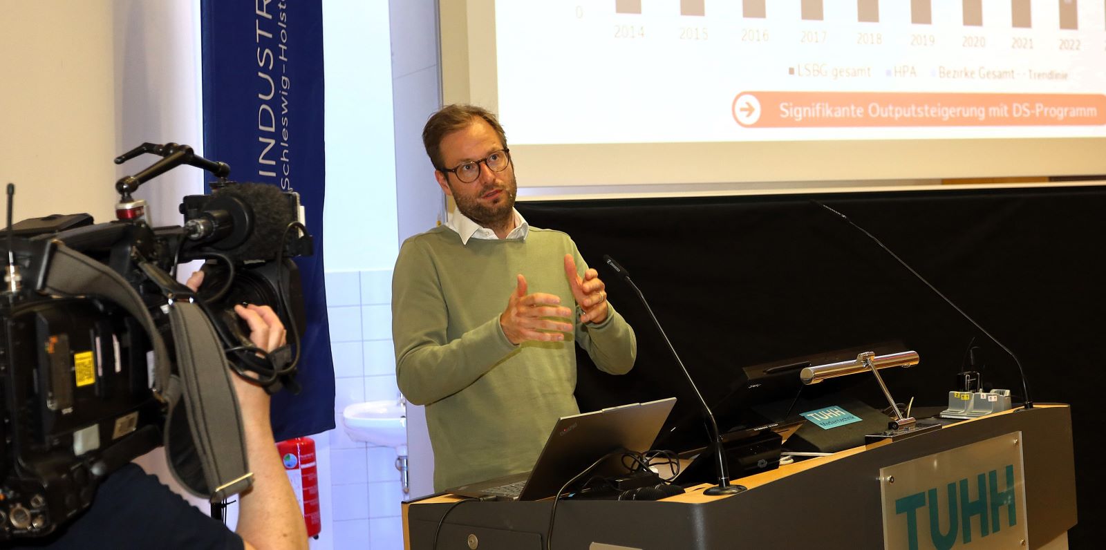 Dr. Anjes Tjarks, Senator für Verkehr und Mobilitätswende, sprach über die Senatsstrategie Tiefbau. Foto: TUHH