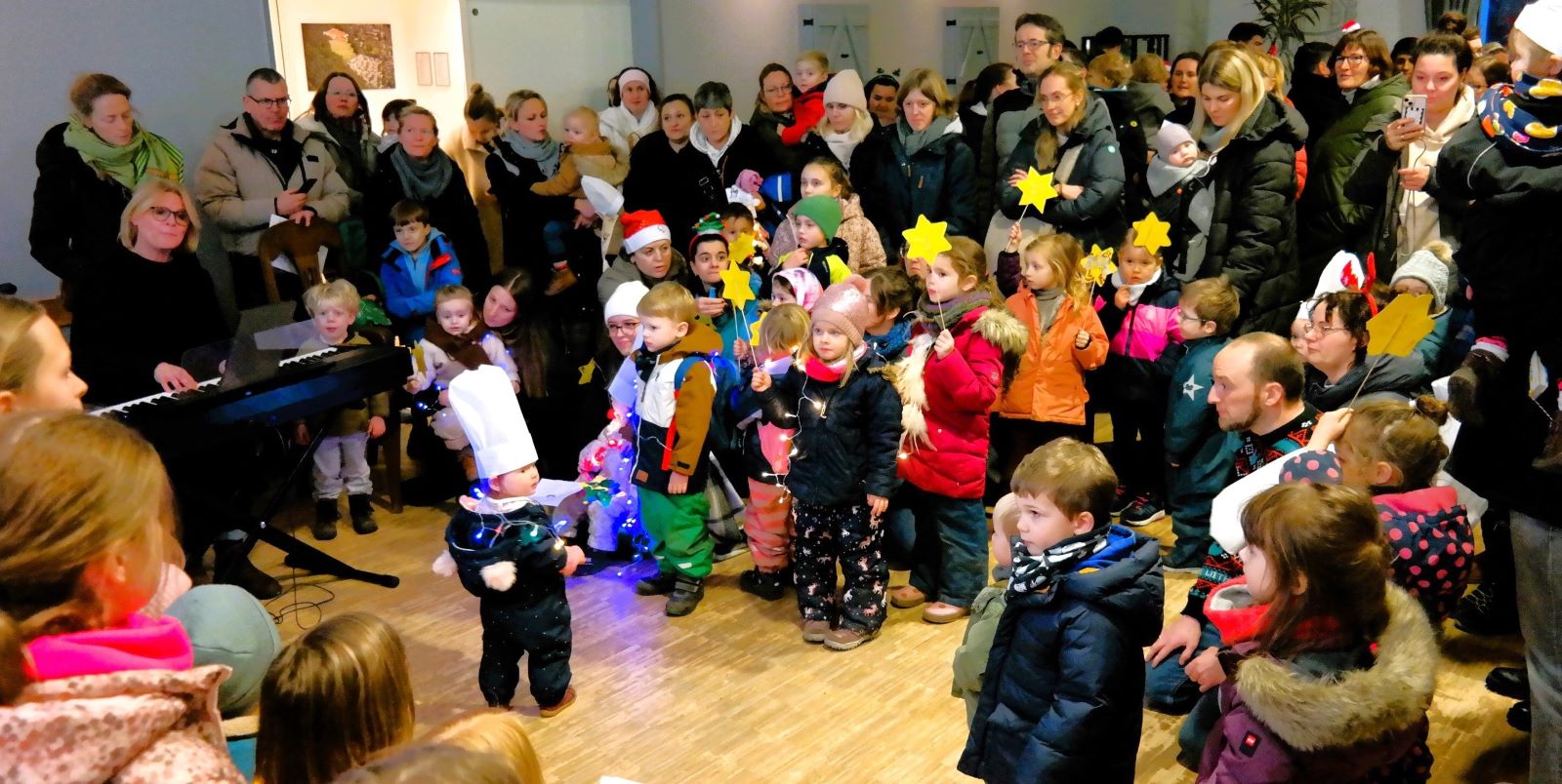 Weihnachtliche Stimmung auf der Jahnhöhe: Zum zweiten Mal lud der HTB zum Adventssingen ein. Foto: HTB/Reinhard Stellmach