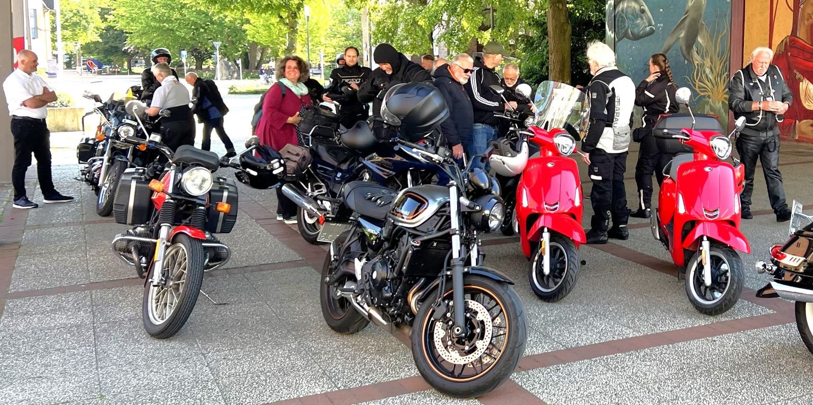 Die Teilnehmer treffen sich wieder um 10 Uhr auf dem Kirchenvorplatz von St. Maria in Harburg. Foto: pr